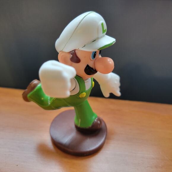 2 McDonald Happy Meal Toy Super Mario Invincible Luigi set nintendo 2017 2018 - Picture 4 of 11